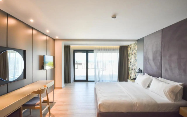 Flamingo Beach Hotel & Spa