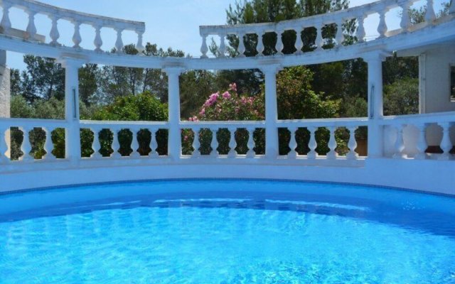 Villa With Pool In Provence Villa Romantique Sleeps Up To 124 In Optional Gite