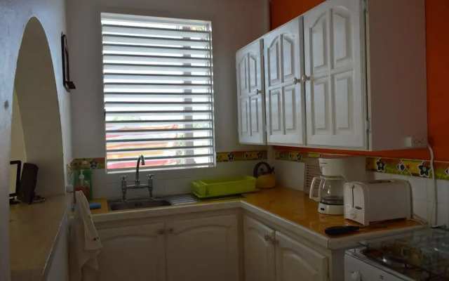 Green Garden Apartment