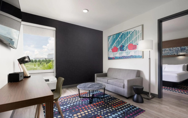 Aloft Beachwood