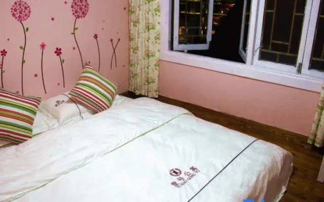 Fenghuang No. 1 Mansion · Chushang River View Homestay