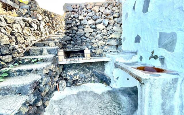 Casa rural con BBQ, Wifi y inolvidable vista a océano, El Hierro