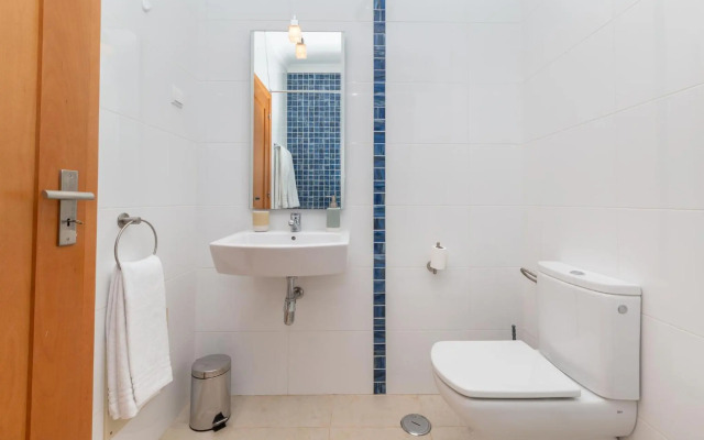 Santa Maria Apartment at Porto de Mos beach