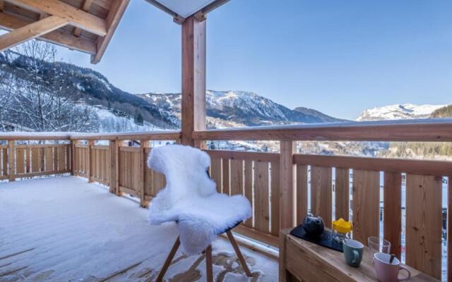Sumptuous And Bright Apartment In Chalet Style