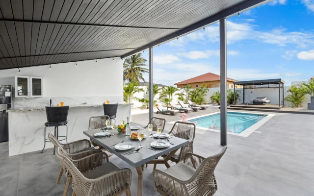Charming Home With Big Outdoors Pool in Noord