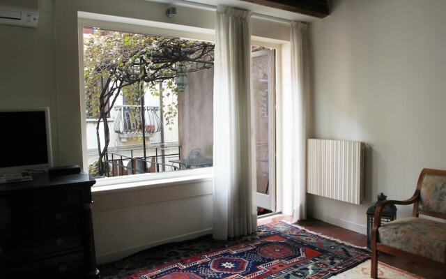 Sarai Apartments