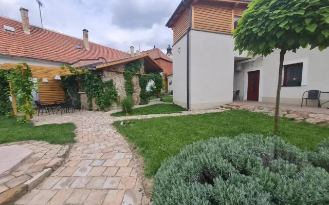 Kossuth Apartmanház