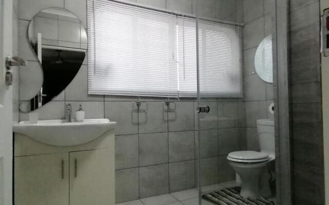 Roxy's Rest Guest House