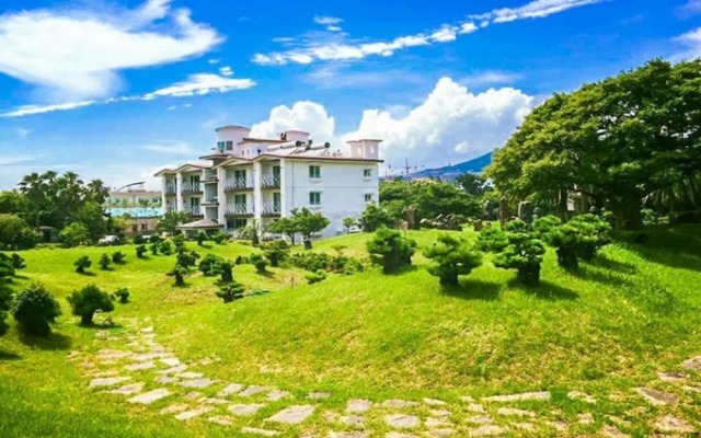 Seoguipo The Country B&B Pension