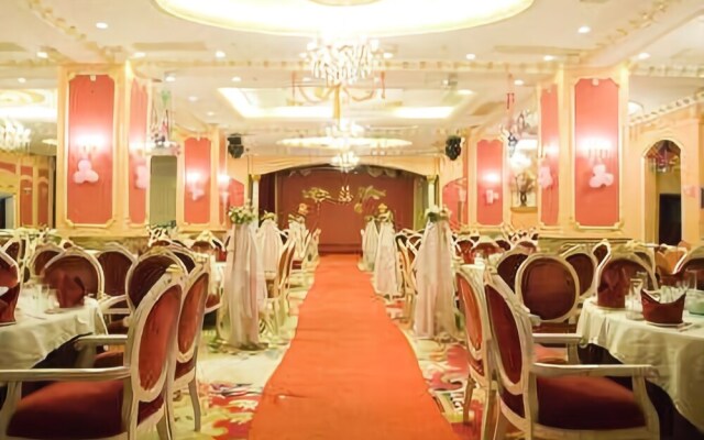 Emp-court Hotel