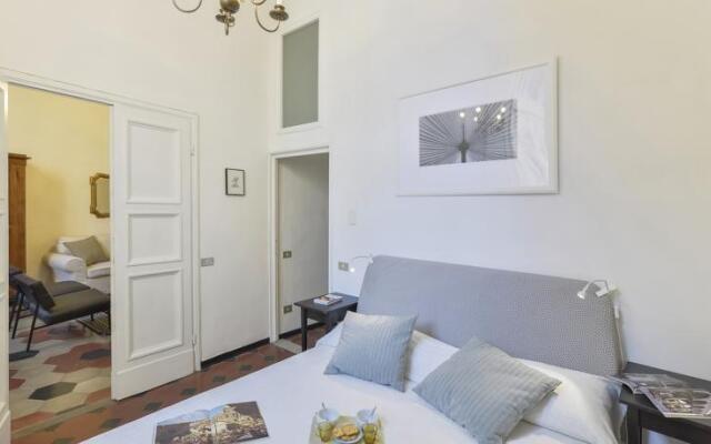 Porta Rossa Suite Halldis Apartments