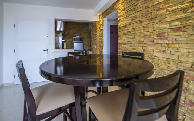 Luxury Neptuno Apartment