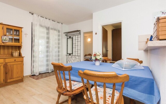 Nice Home in Privlaka With 2 Bedrooms and Wifi