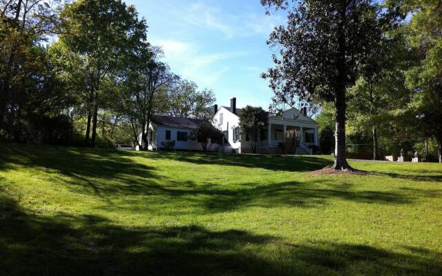 Collina Plantation Inn