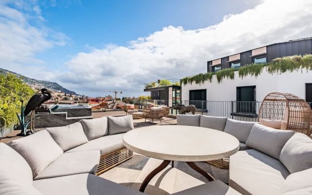 Jacuzzi Terrace Pool at Savoy Insular
