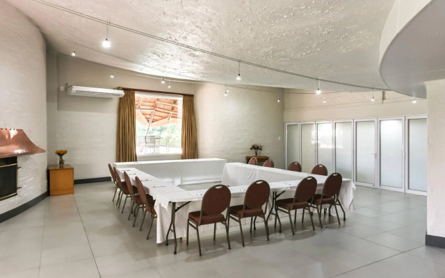 Protea Hotel by Marriott Oudtshoorn Riempie Estate
