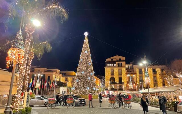 The Place Piazza Lauro