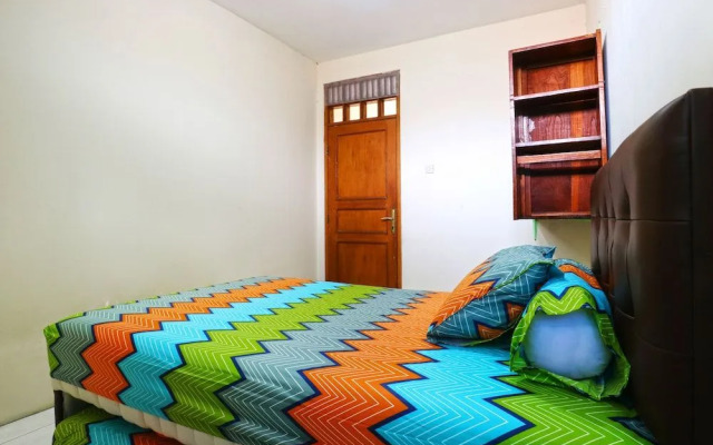 Premium Senen Guesthouse - Female Only