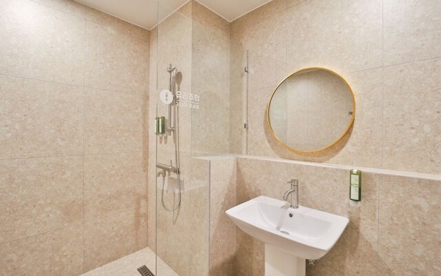 Custom Hotel
