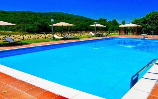 Villa Vallocchia - sleeps 18. Exclusive pool/grounds. Spoleto 10 mins. Rome 1 hr