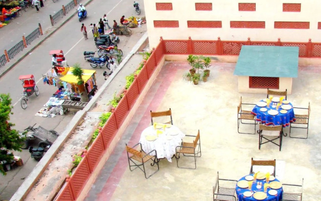 Karnot Mahal