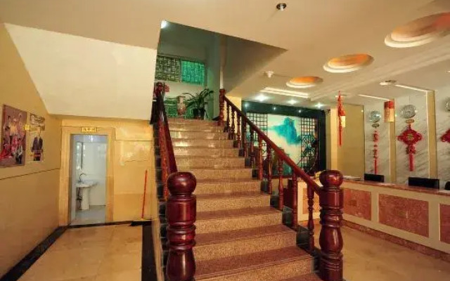 Molonglo South Hotel