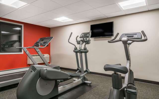 Ramada by Wyndham Minneapolis Golden Valley