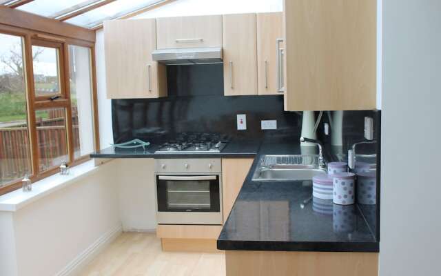 Hookless Holiday Homes