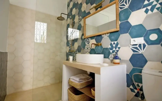 Riad larbi khalis