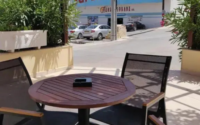 Titania Hotel