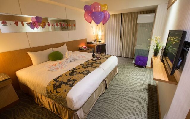Sunny Hotel Plus