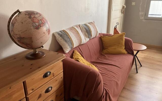 Superb 90m With Wifi Located In Avignon!