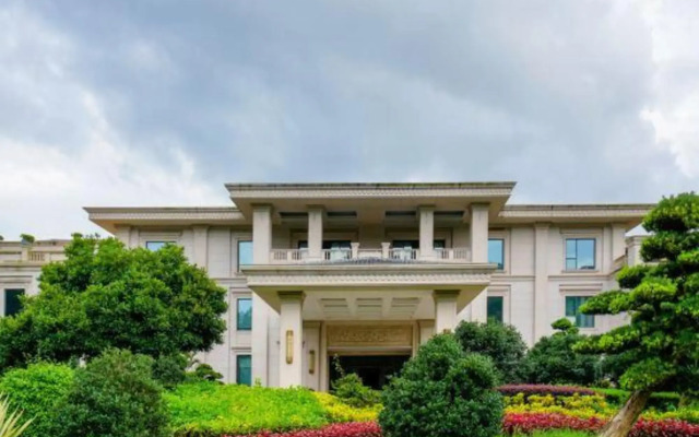 Southeast Huadu Hot Spring Hotel