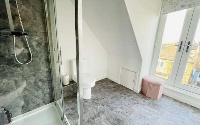 Quartz Apartment in Cambridge
