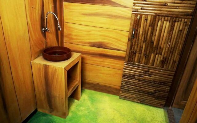 Ayodhya Garden Hostel Yogyakarta by HOM