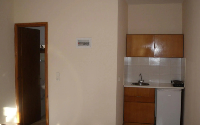Manolia Studios