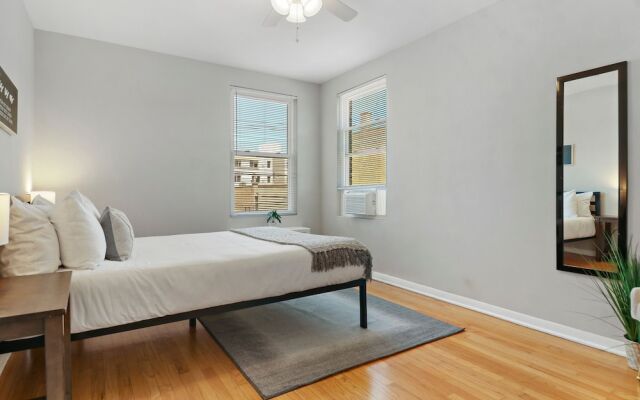 2BR Modern & Comfy Apt in Rogers Park