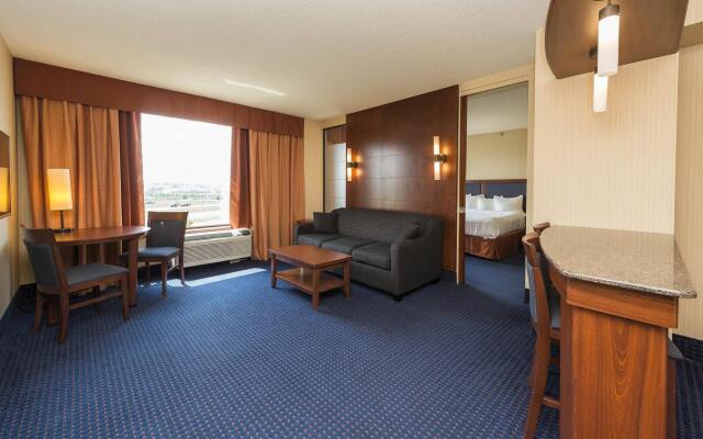 Quality Inn & Suites Levis