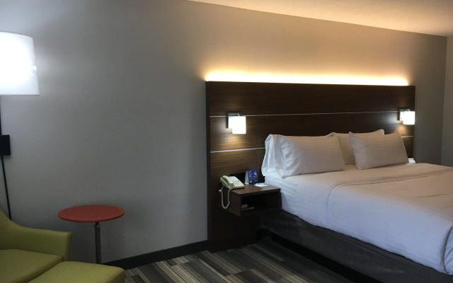 Holiday Inn Express & Suites Thomasville by IHG