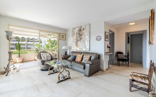 Apt With A/C and Balcony - 1bdr/4p - Cannes/ Beach