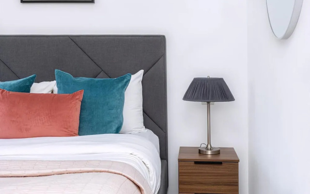 Stylish Three-bed Flat in Marylebone