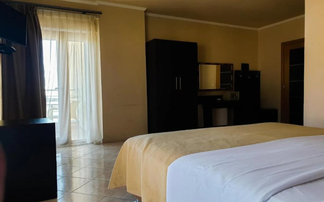 Hotel Nais Beach