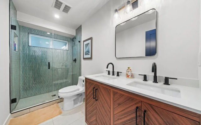 Serene Escapes Hollywood