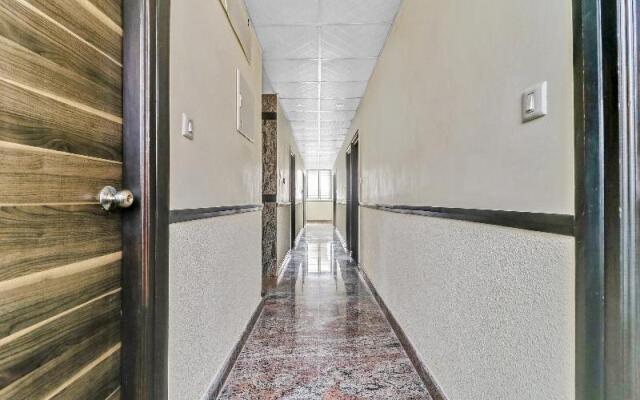 Capital O 82296 Safari Rooms