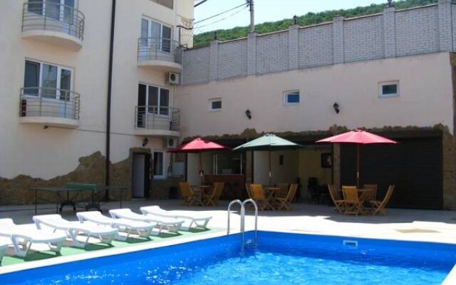 California Hotel
