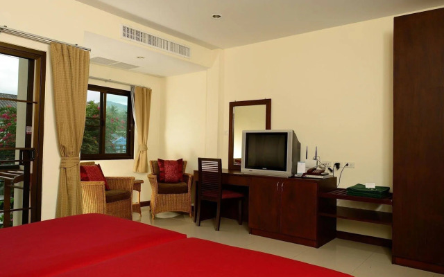 Kamala Beachfront Apartment