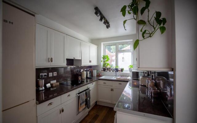 St Owen's Terrace by RentMyHouse