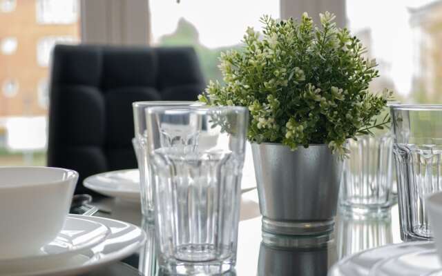Royale Blenheim Apartment