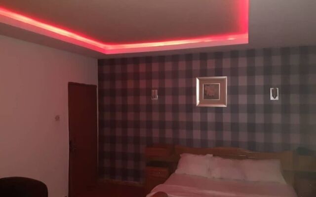 Laropa Suites and Apartments