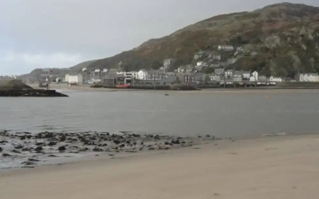 Immaculate 3-bed House in Fairbourne